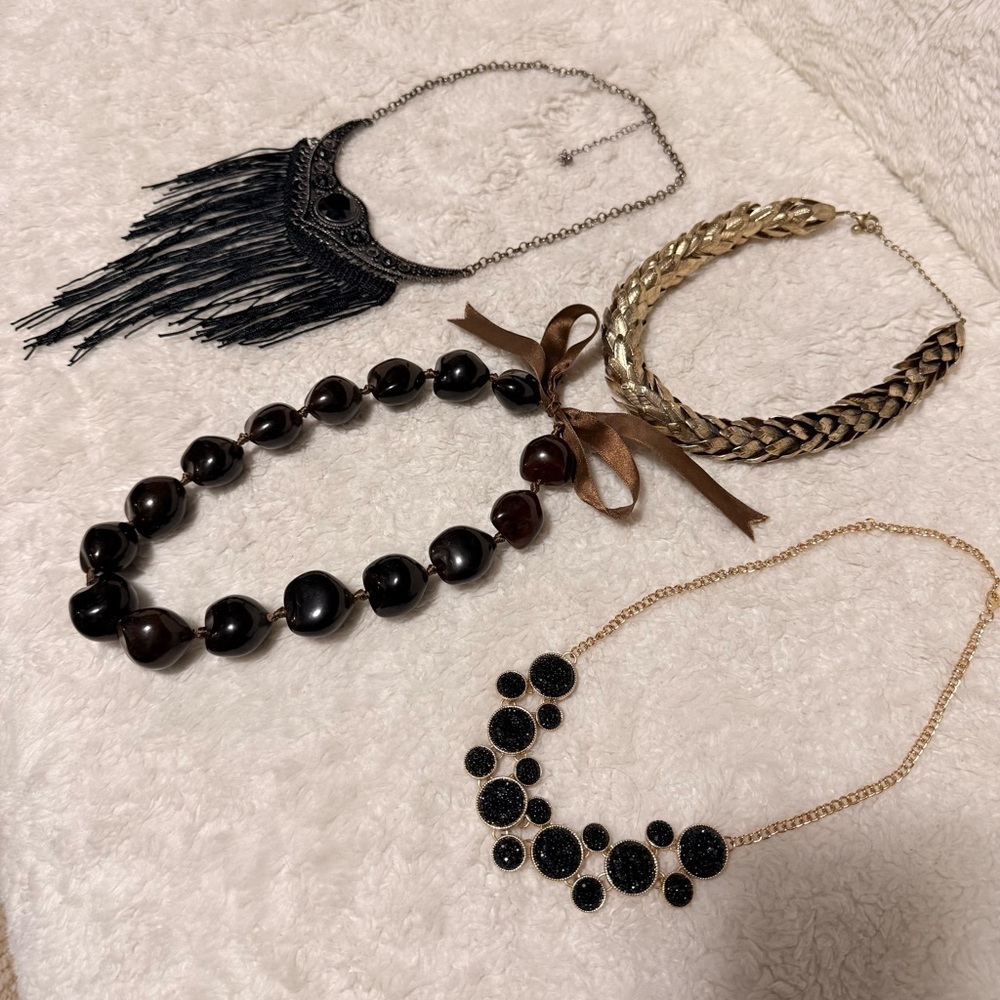 Chic Black and Gold Necklace Set of 4 - Picture 2 of 6